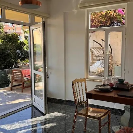 Mit Garten, 500 M Zum Strand, In Der Naehe Der Stadt Villa