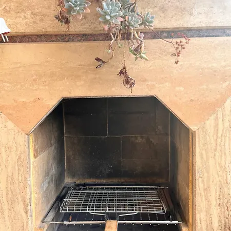 Mit Garten, 500 M Zum Strand, In Der Naehe Der Stadt