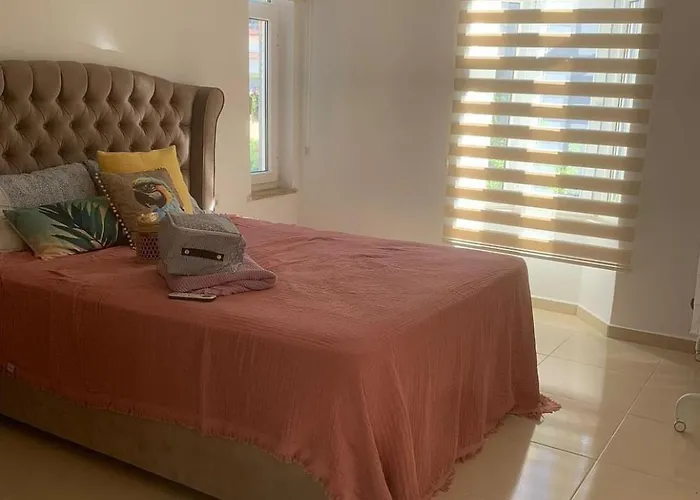 Mit Garten, 500 M Zum Strand, In Der Naehe Der Stadt