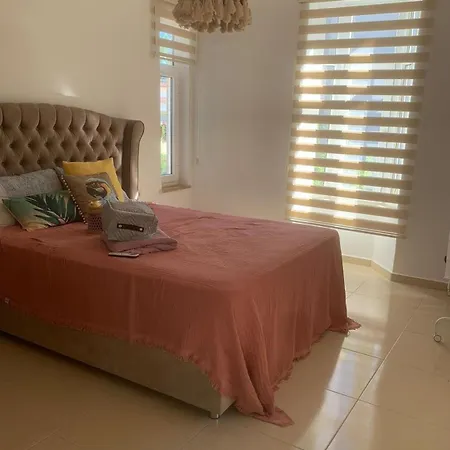 Mit Garten, 500 M Zum Strand, In Der Naehe Der Stadt